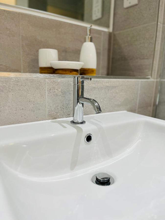 מנצ'סטר Stylish Studio Apartment Near To Old Trafford Stadium מראה חיצוני תמונה